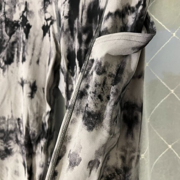 black and grey lululemon leggings size 8 - Picture 3 of 8